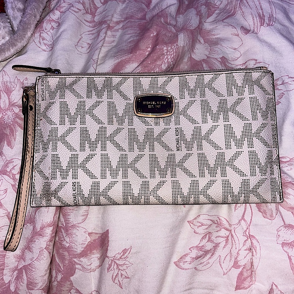 Michael Kors White and Gray Wristlet